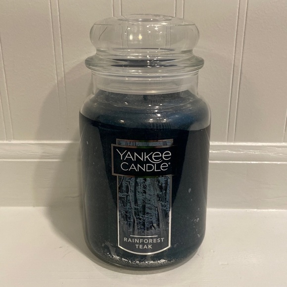Yankee Candle ‘Rainforest Teak’ 🍃 candle 🕯
Brand New!!
1 wick